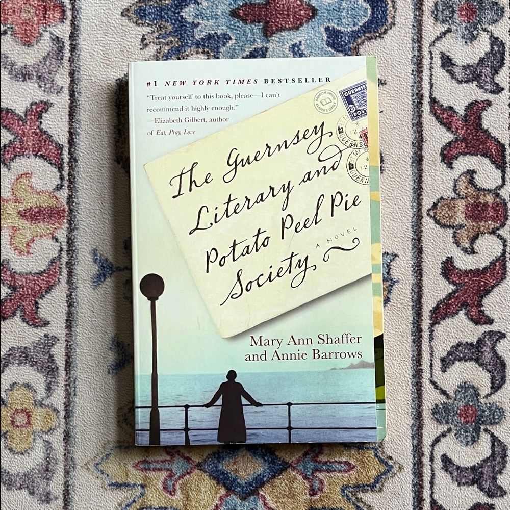 The Guernsey Literary and Potato Peel Pie Society book 📖